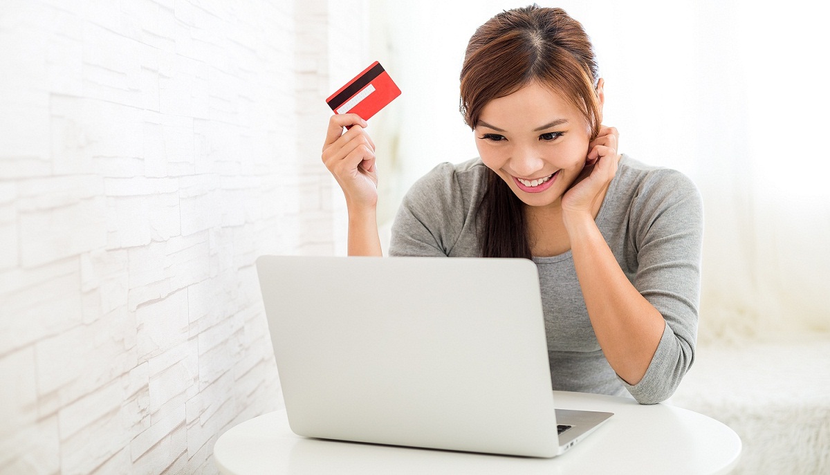 REMAIN SAFE And Save Money While Shopping Online 2