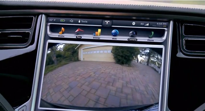 8.TeslaTouchscreenRearview