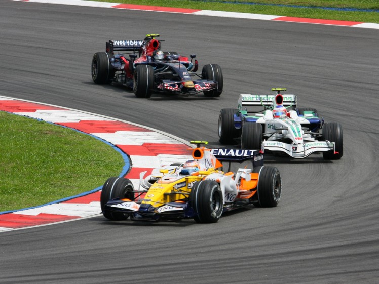 Formula1 race at the Sepang Circuit | Photo credit: CHEN WS / Shutterstock.com