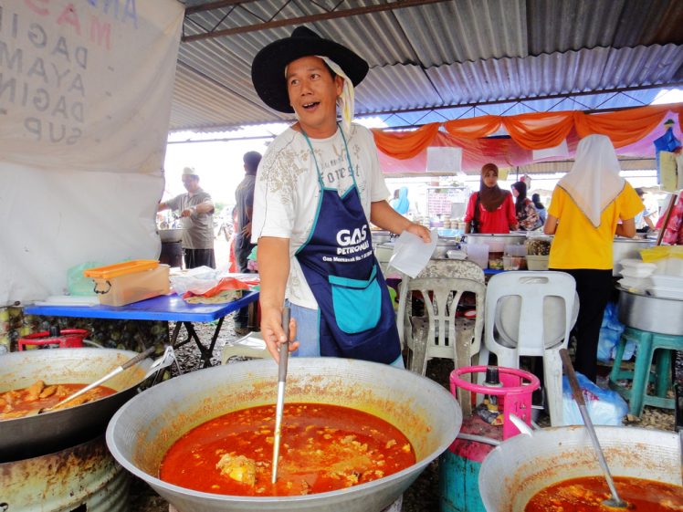 dining in melaka