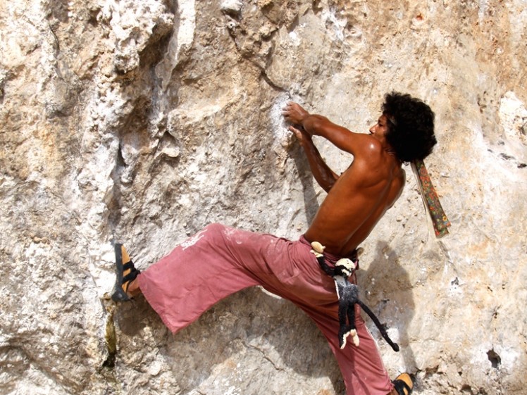SPO3764D rock climbing Mulu