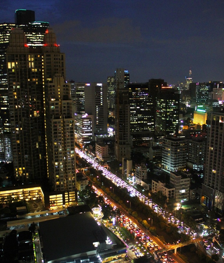 TH3213 night views Bangkok from Zoom Anantara Bangkok Sathorn