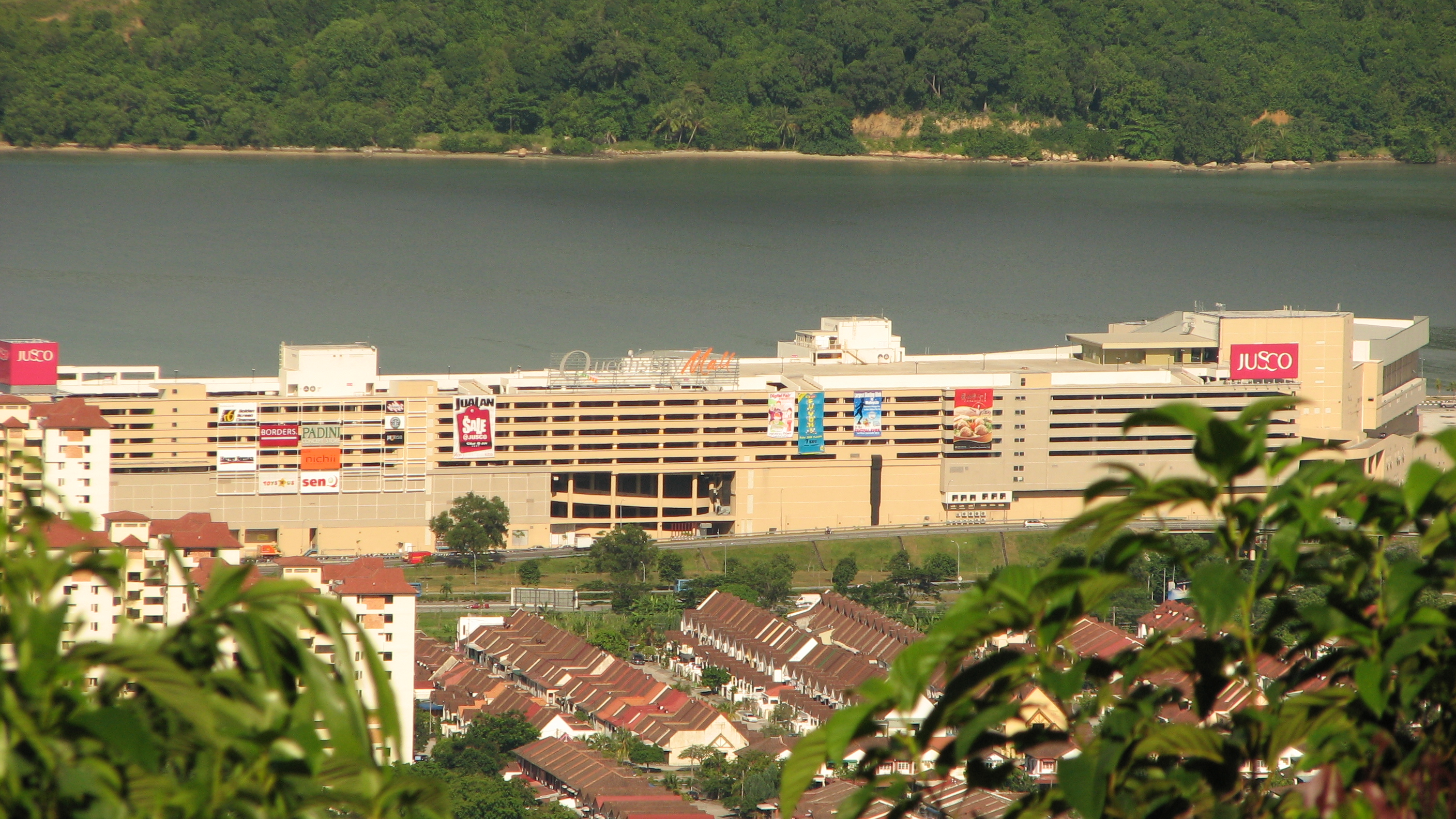 Queesbay Mall