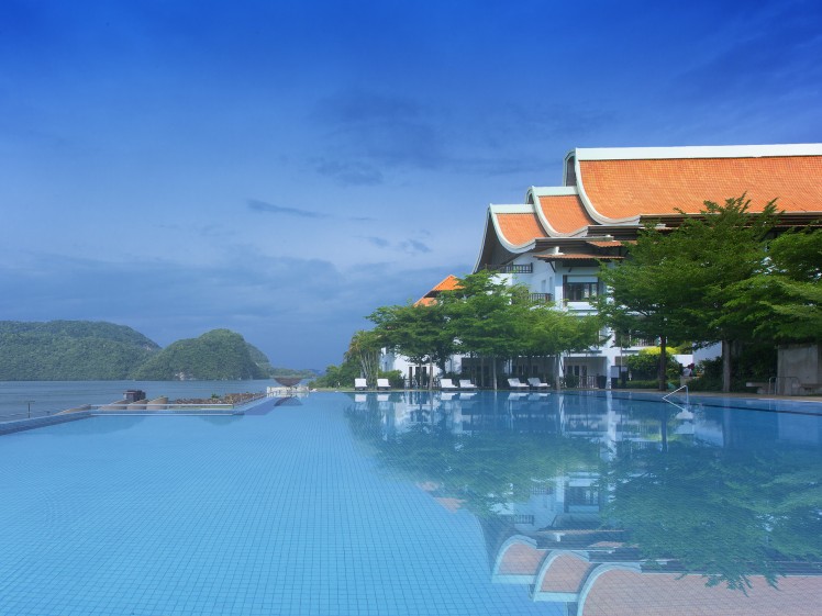 wes283po-134857-Infinity Pool