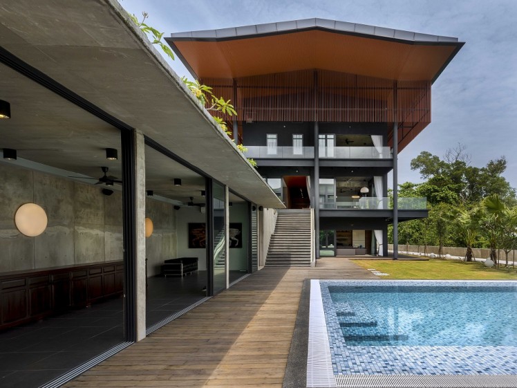 Pool annexe under verandah