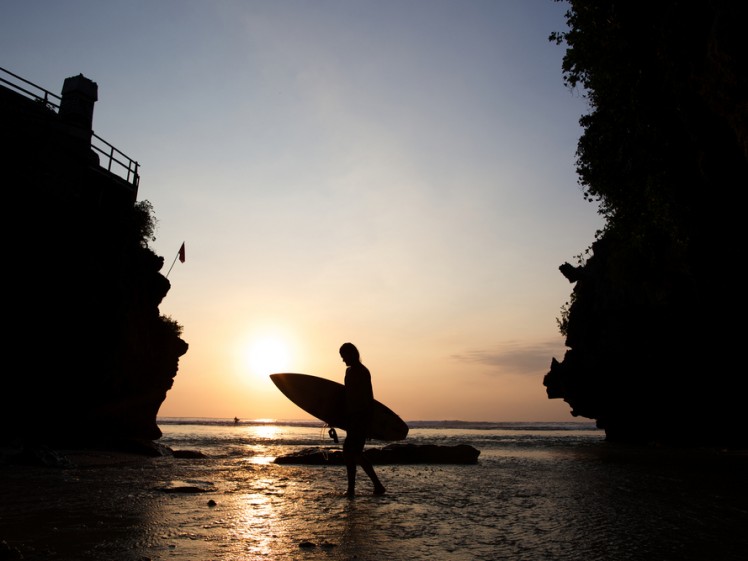 Uluwatu Surfing