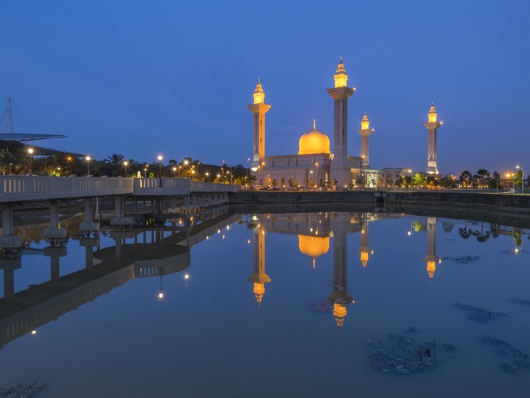 Shah Alam Mosque Tengku Ampuan Jemaah