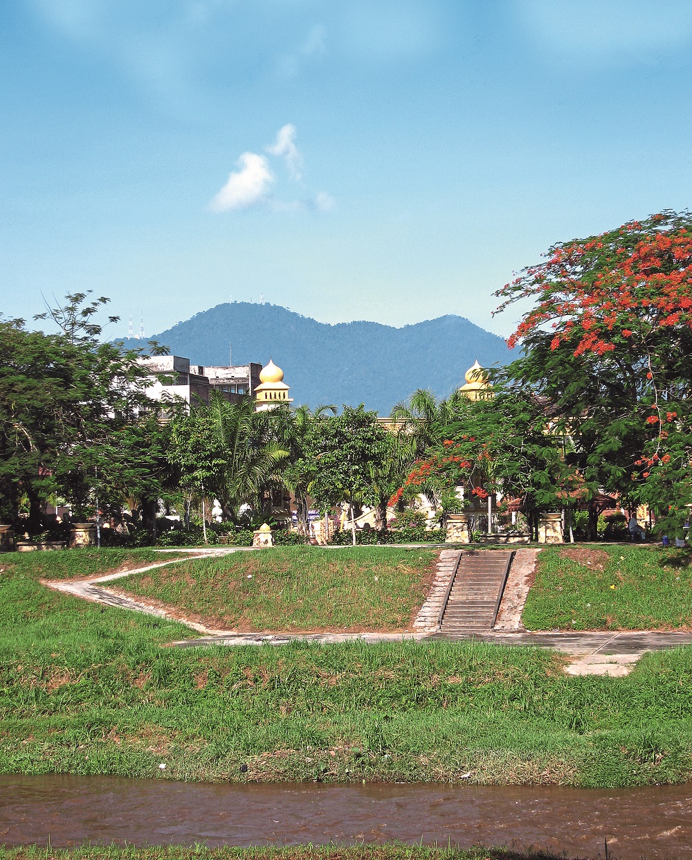 MAL6230D Kinta River Ipoh (clear sky)