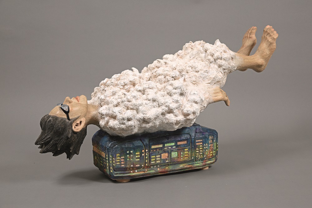 gallery-ug-from-japan_kunihiko-nohara_the-town-of-radio-cassette-player_camphor-tree_49cm-x-96-5cm-x-42cm_2013