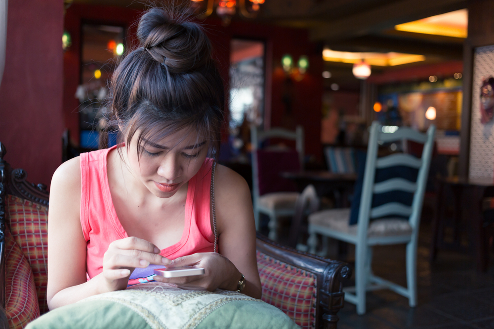 lady using smarphone