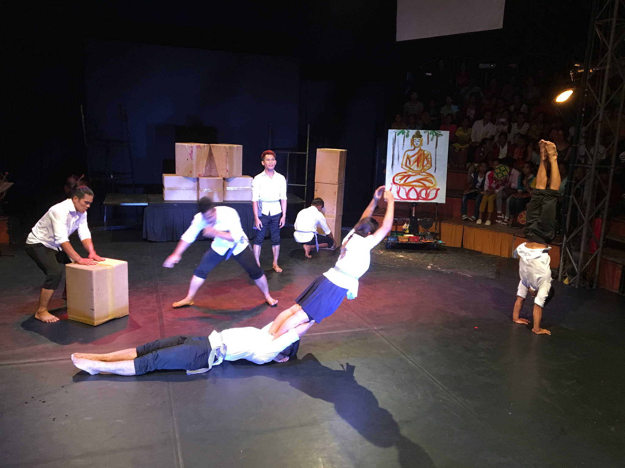 phare-cambodian-circus