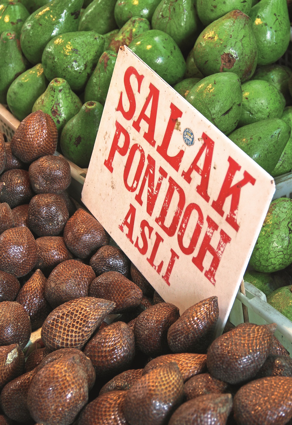 fru218-salak-in-market