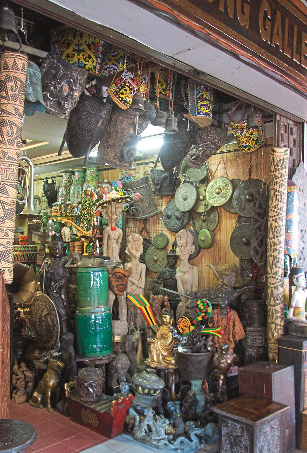 mal7102d-handicrafts-main-bazaar-kuching