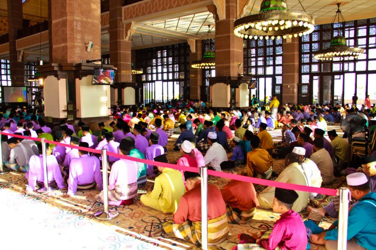 Maulidur Rasul celebration at Putrajaya Mosque, 2013 | Credit: Sham Hardy