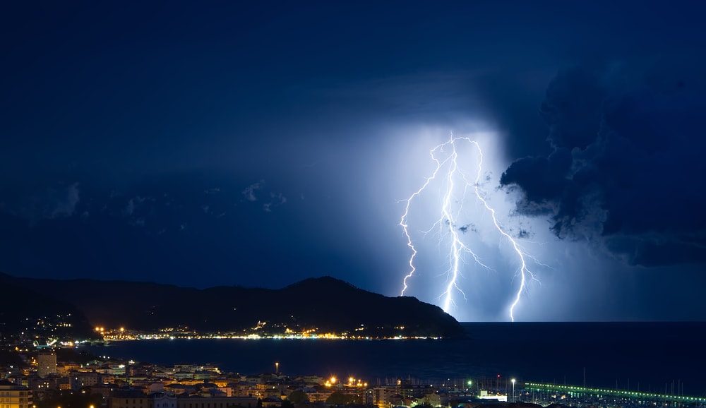 When Lightning Strikes How to Stay Safe During Thunderstorms ExpatGo