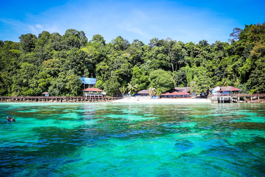 where to dive during the monsoon season in malaysia