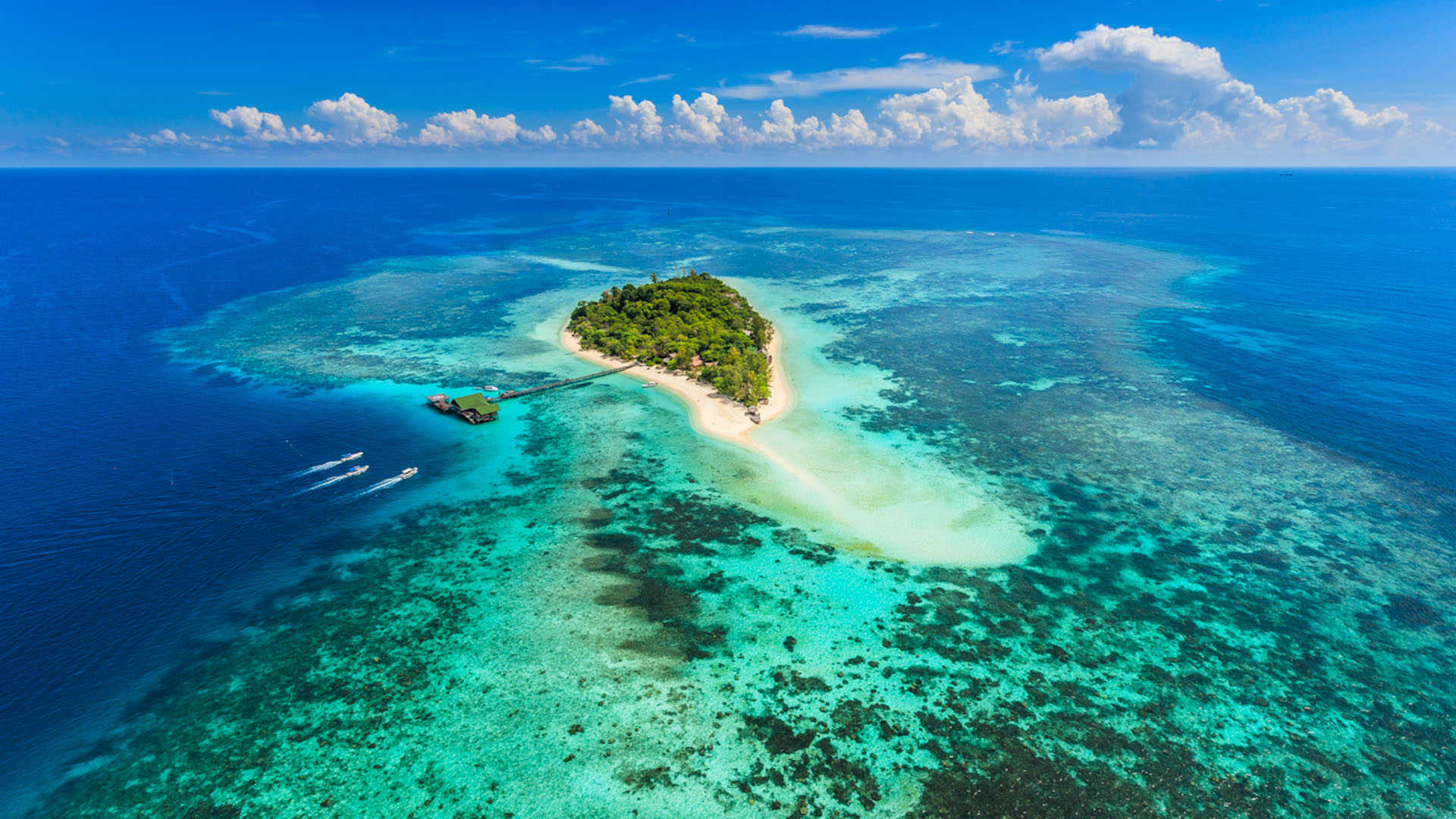 Остров калимантан 6. Остров Калимантан океан. Остров Калимантан Мальдивы. Остров Сипадан Малайзия. Бора-Бора остров.