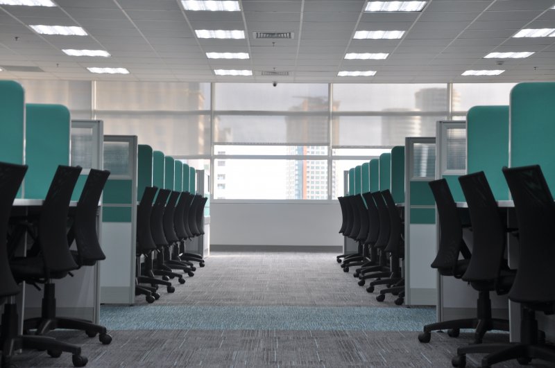 expats empty office