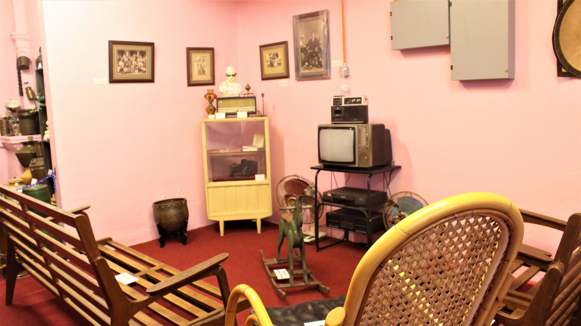 Alivingroomambience ExpatGo