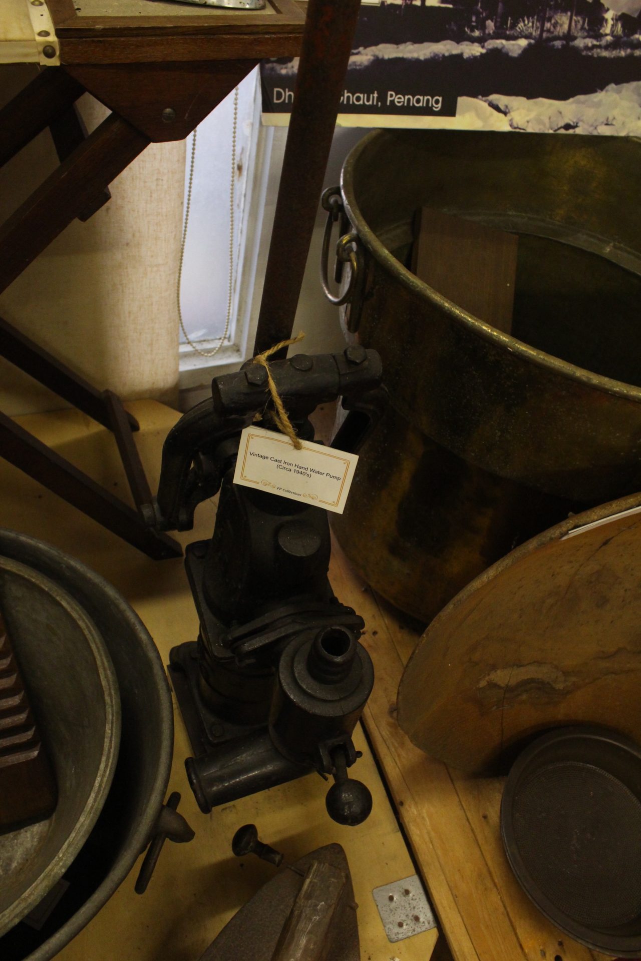 CastIronWaterPump ExpatGo