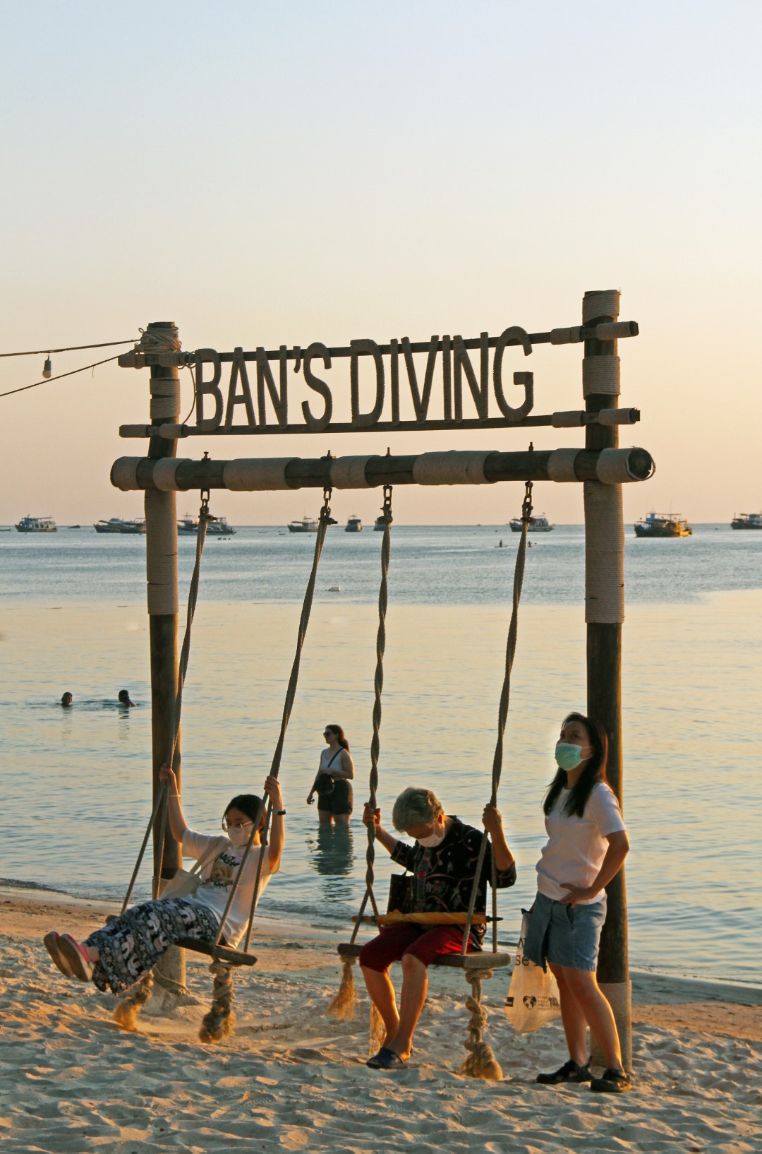 TH3478 Ban’s Diving Resort most Instagrammable location Koh Tao (Large)