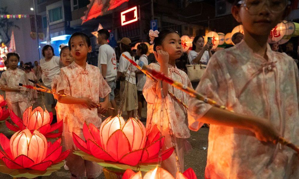 Moonlight and Mooncakes: Celebrating the Mid-Autumn Festival in Malaysia and Beyond