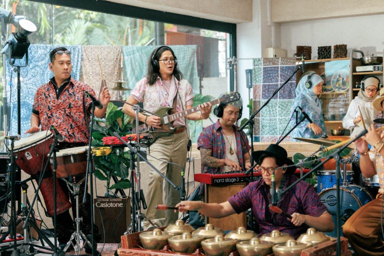 Kapten Batik ORKES 2026 Collection Blends Music and Craftsmanship